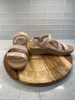 Vionic Pale Pink Strappy Comfort Sandals